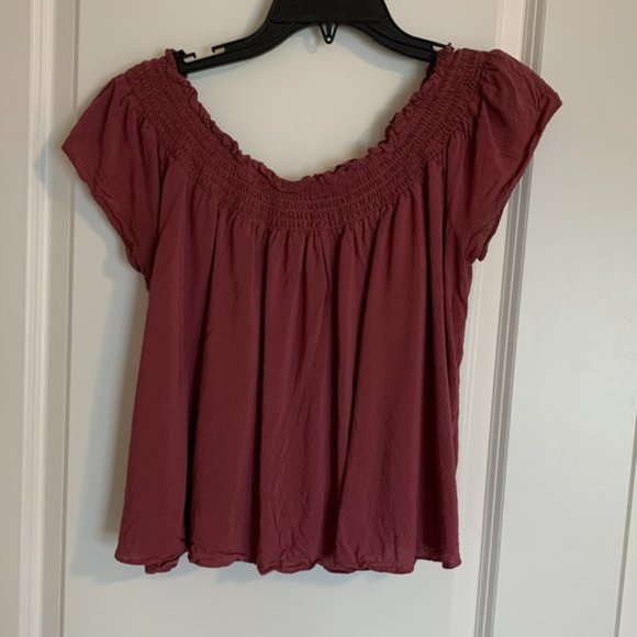 Talula - Aritzia Cabrini Offshoulder top, Small - Picture 6 of 6